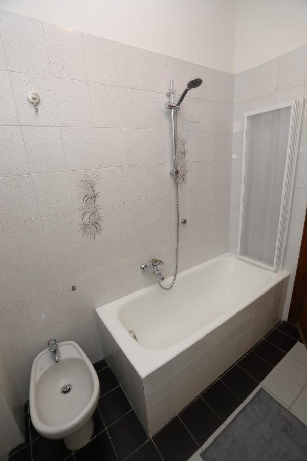 Dalla Nonna Casa Vacanze Apartment Сестри Леванте Екстериор снимка